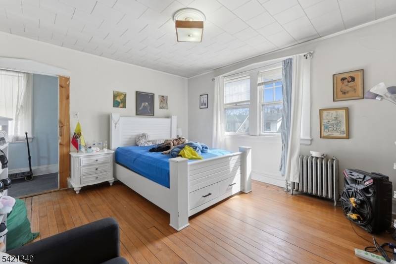 53 Sunnyside Ter, East Orange City, NJ 07018