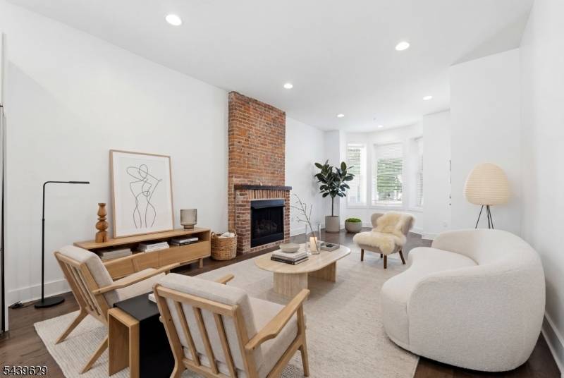 252 Mount Pleasant Ave #1, Newark City, NJ 07104