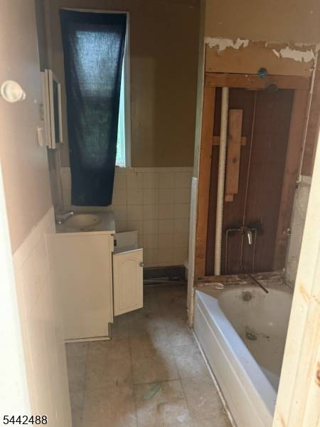 17 Wakeman Ave, Newark City, NJ 07104