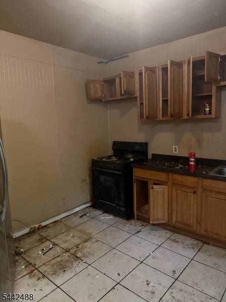 17 Wakeman Ave, Newark City, NJ 07104
