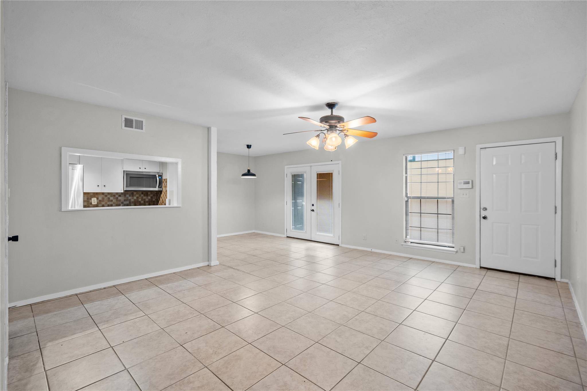 6718 Silvermine DR #302, Austin, TX 78736