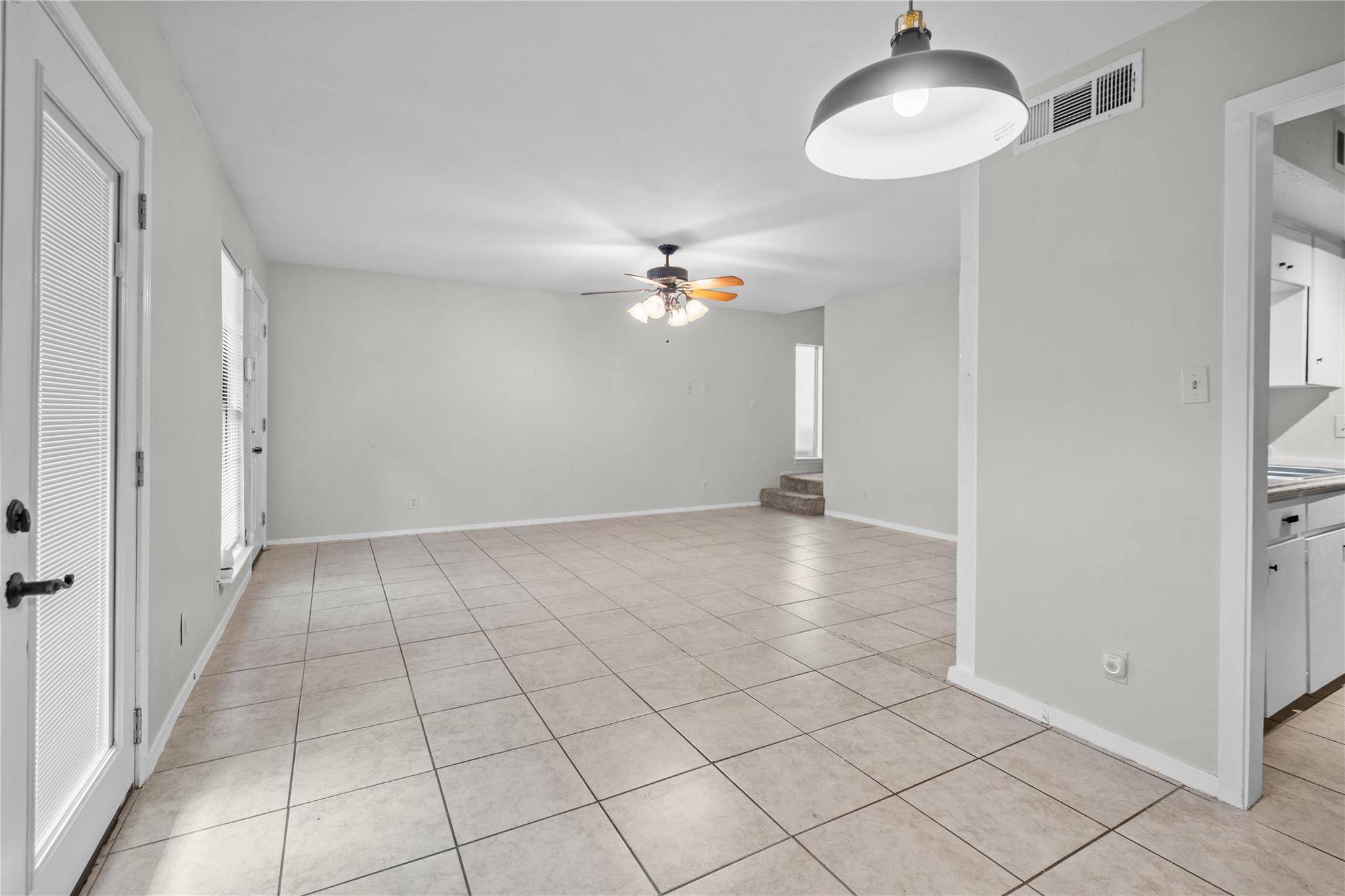 6718 Silvermine DR #302, Austin, TX 78736