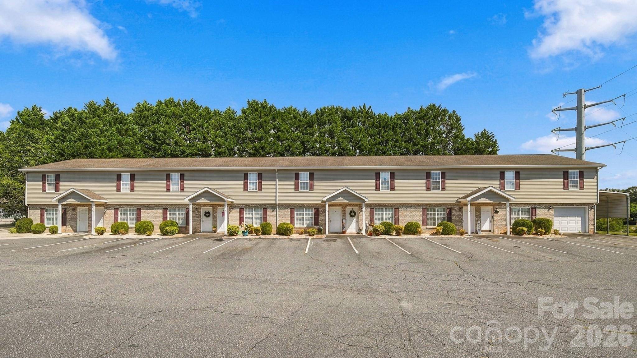 102 King Henry LN, Granite Falls, NC 28630
