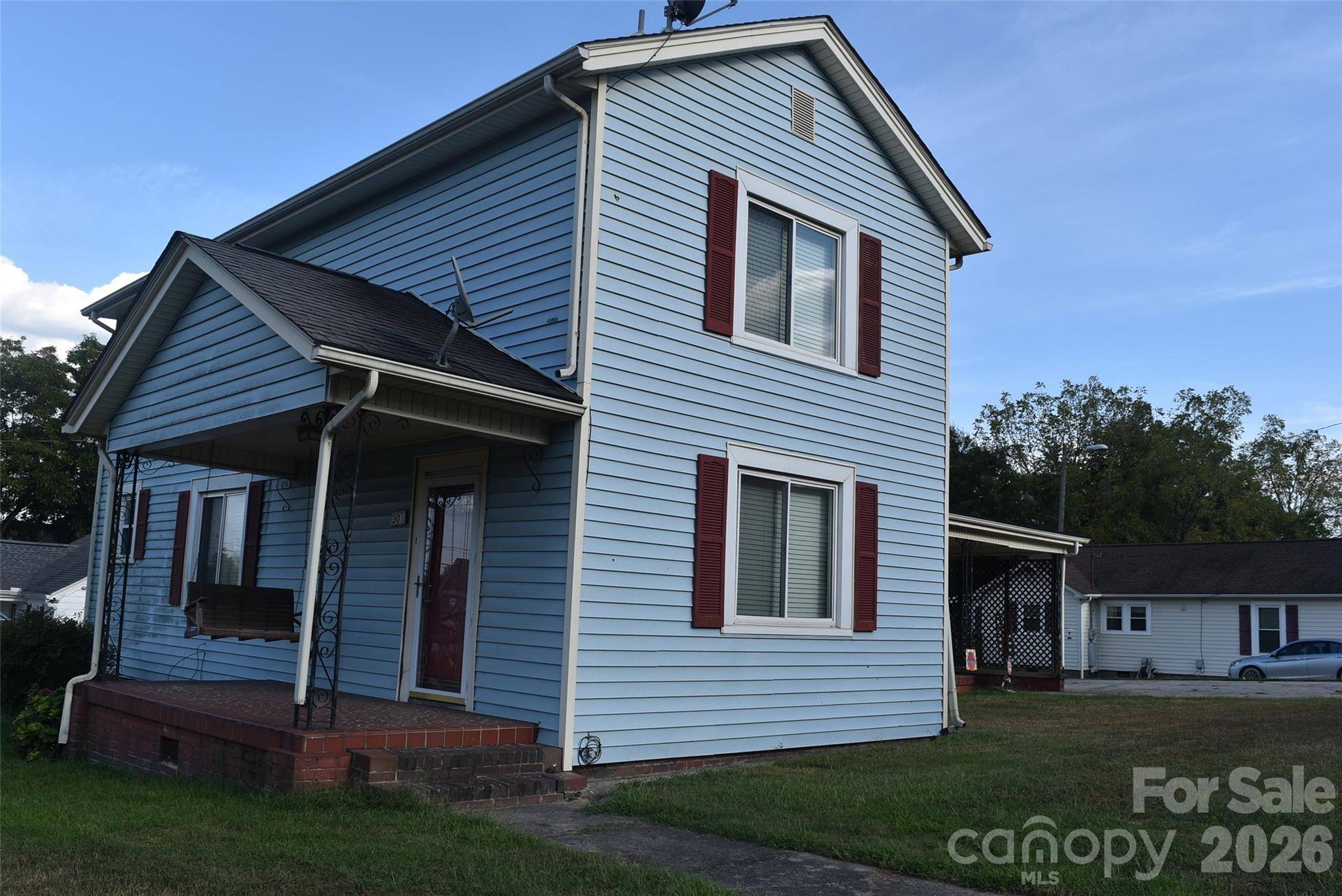 301 Highland ST, Mount Holly, NC 28120