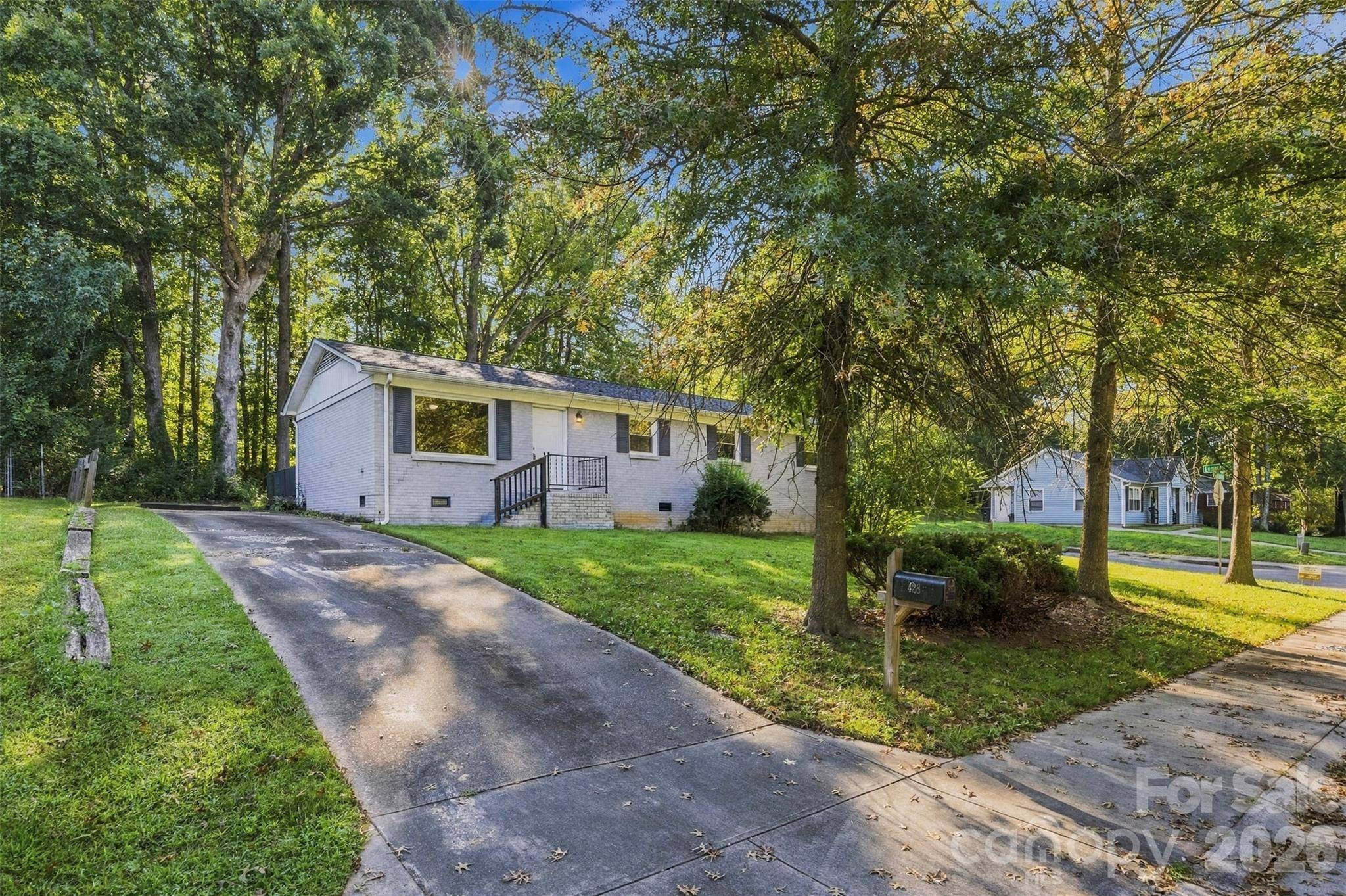 428 E Mclelland AVE, Mooresville, NC 28115