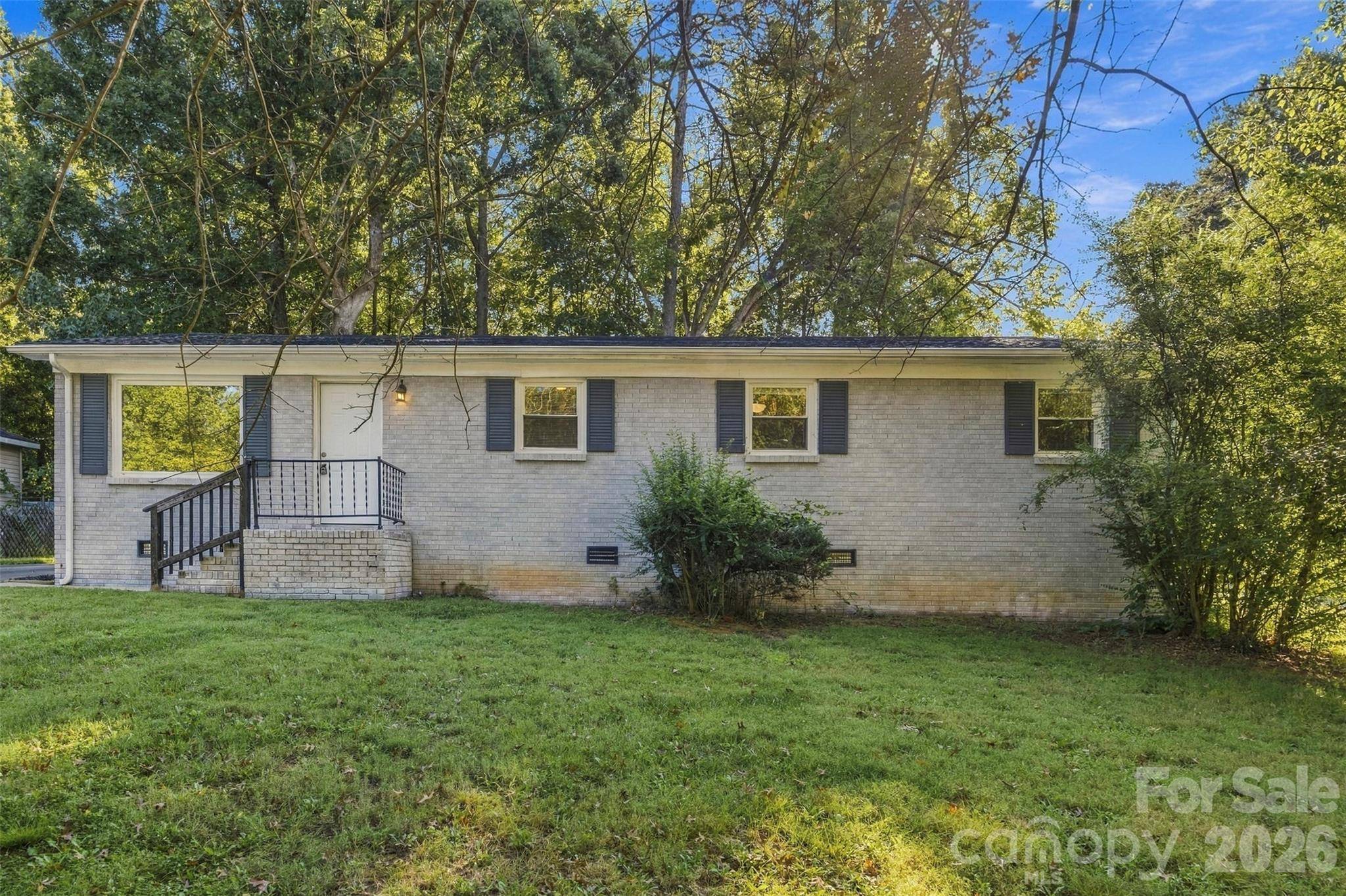 428 E Mclelland AVE, Mooresville, NC 28115