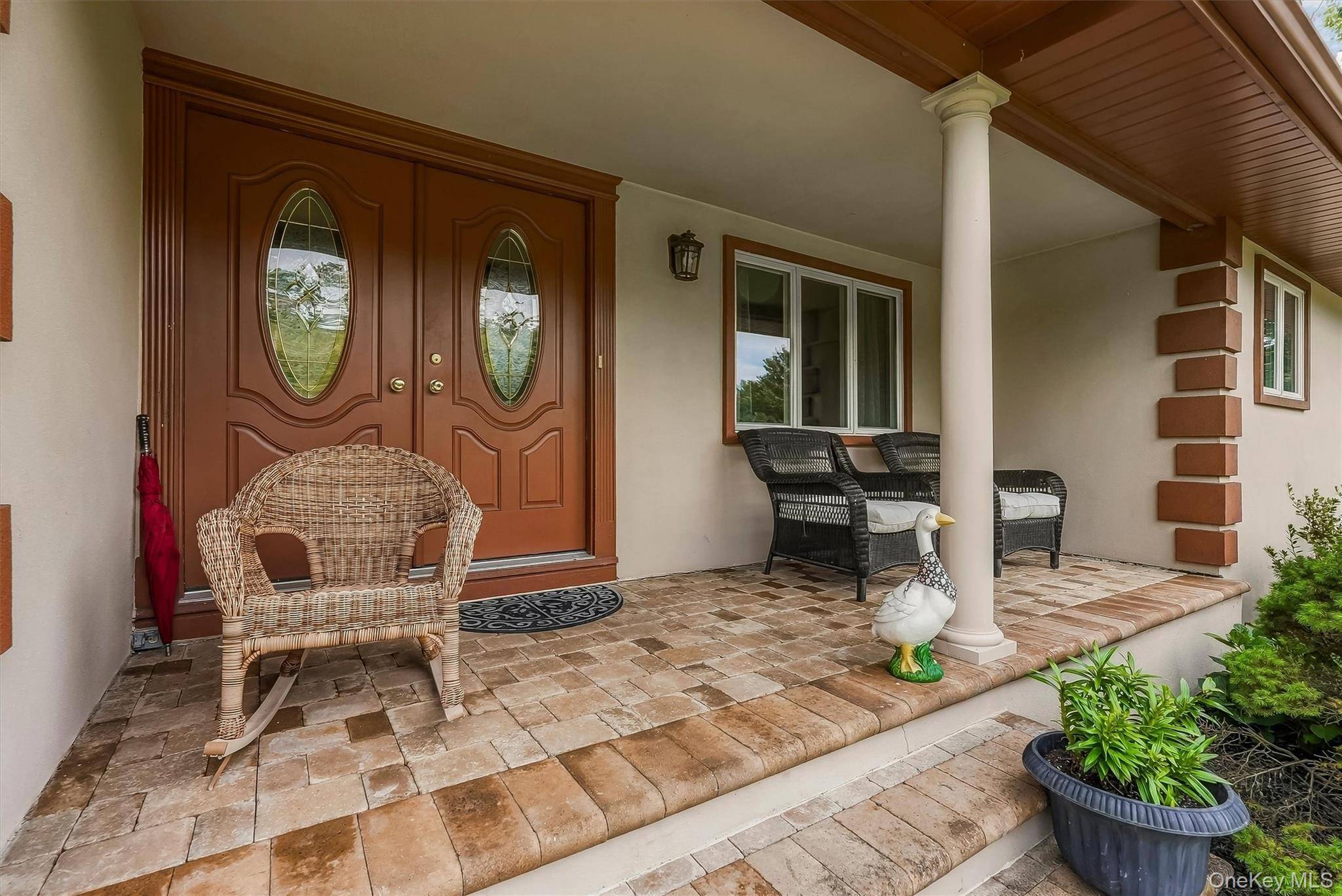 72 Eastview DR, Valhalla, NY 10595