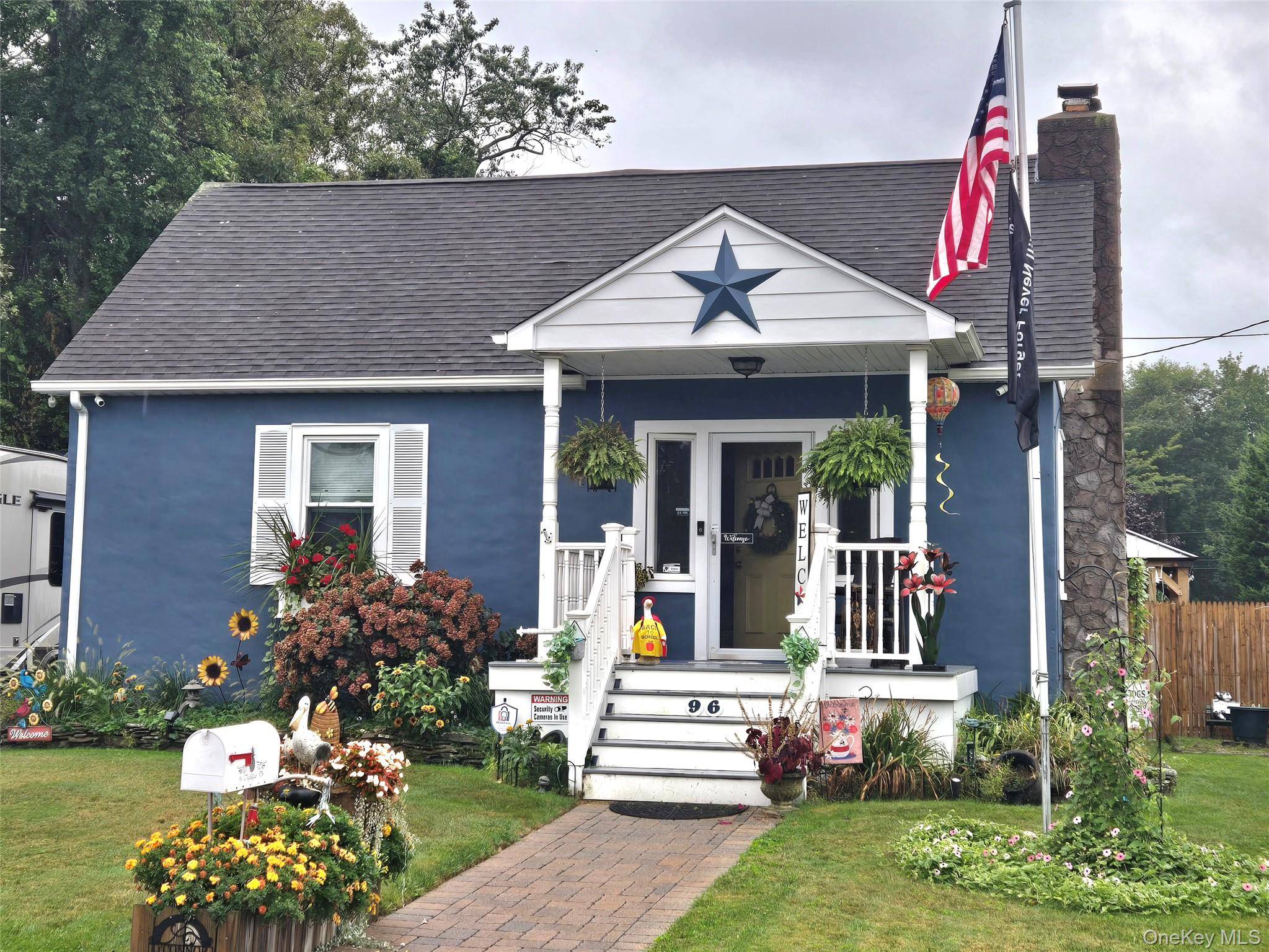 96 Trafalgar DR, Shirley, NY 11967