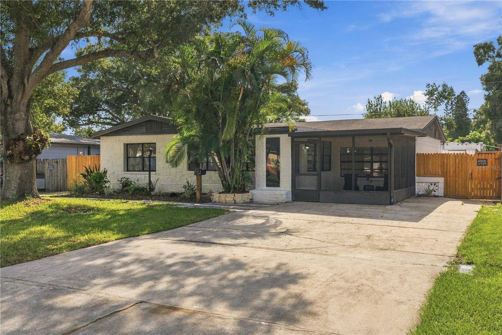 8300 54TH ST N, Pinellas Park, FL 33781
