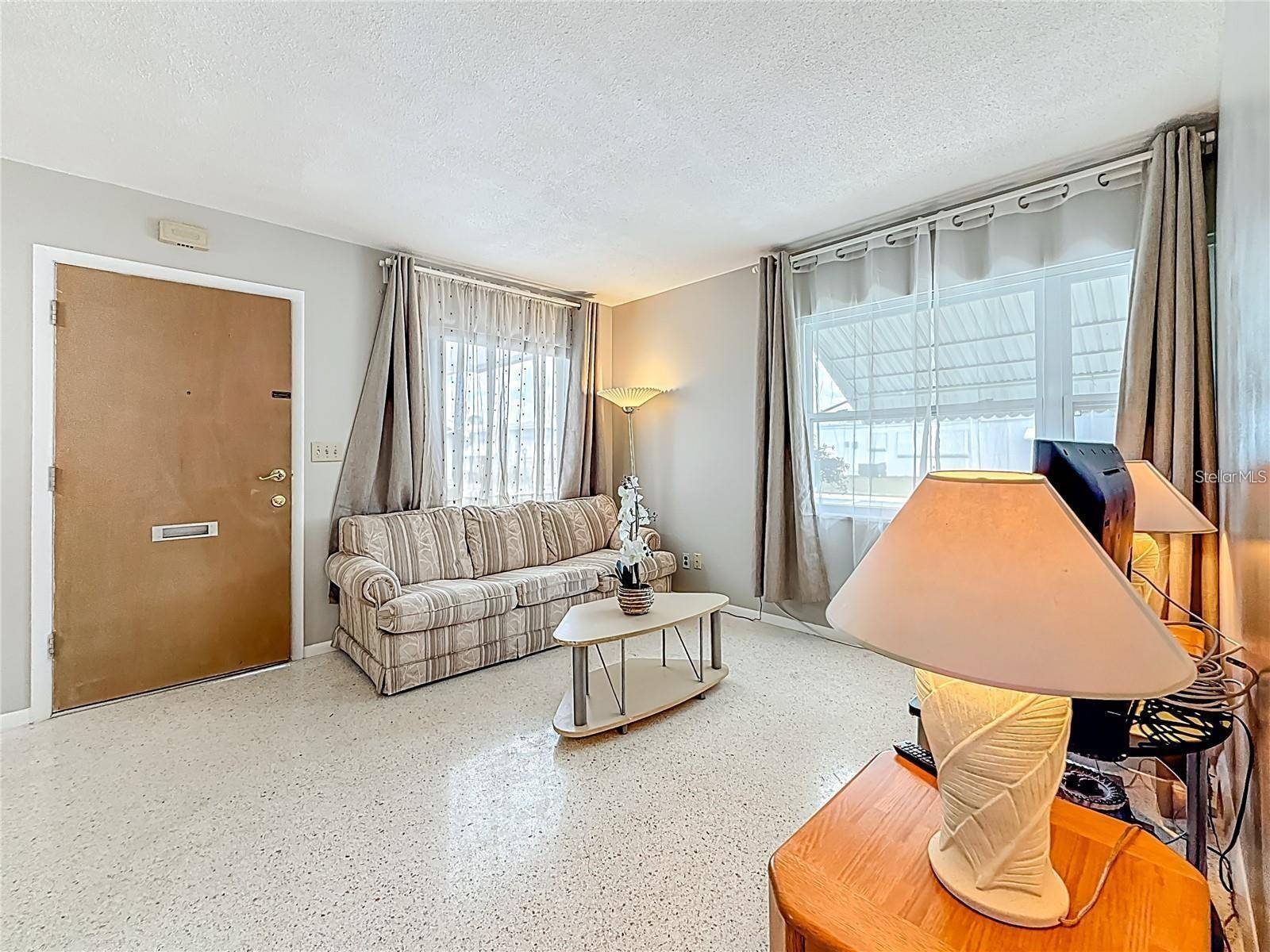 250 ROSERY RD NW #283, Largo, FL 33770