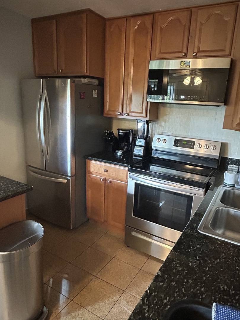 2209 Arbor CIR #25, Downers Grove, IL 60515