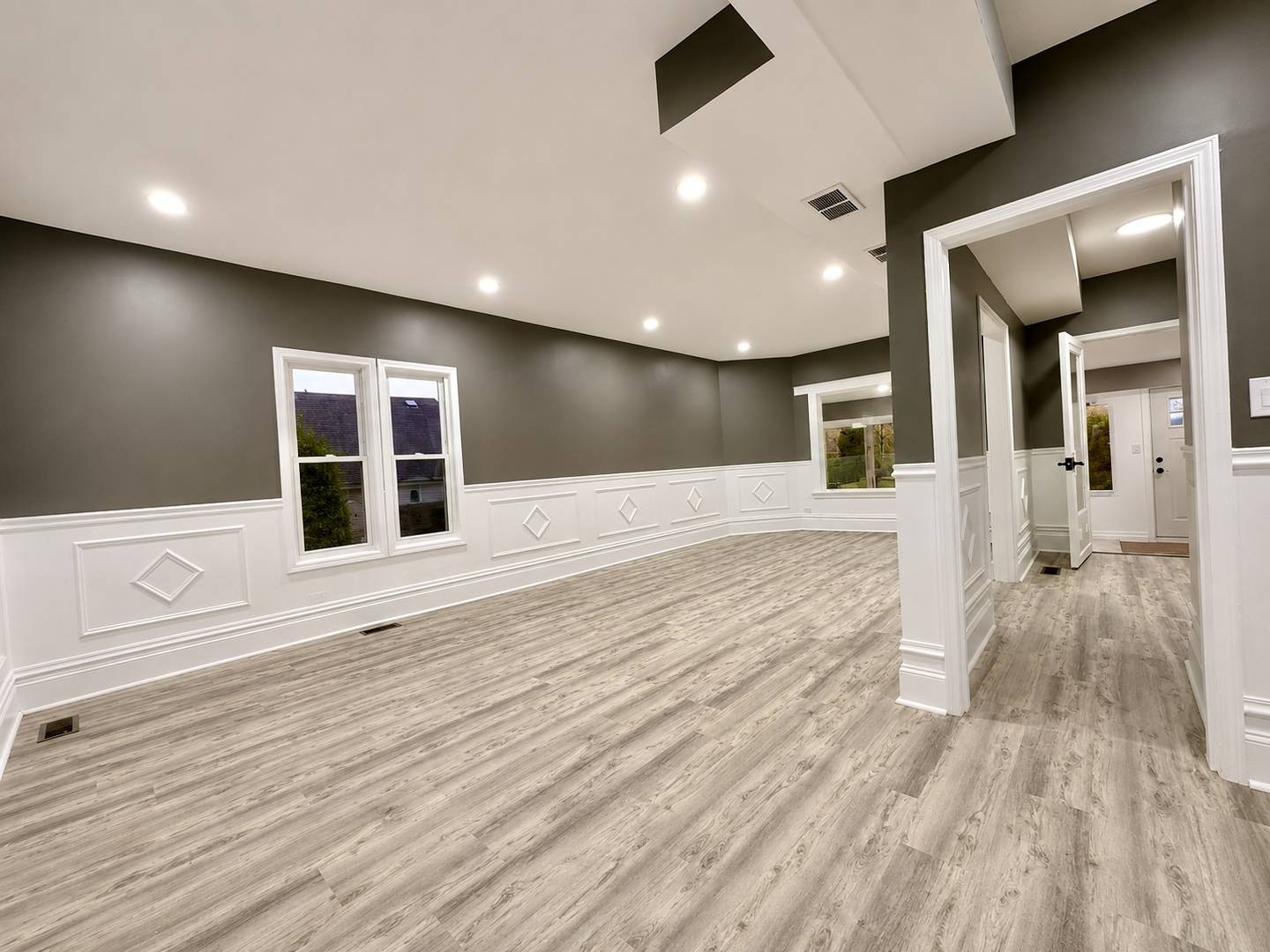 801 S 16th AVE, Maywood, IL 60153