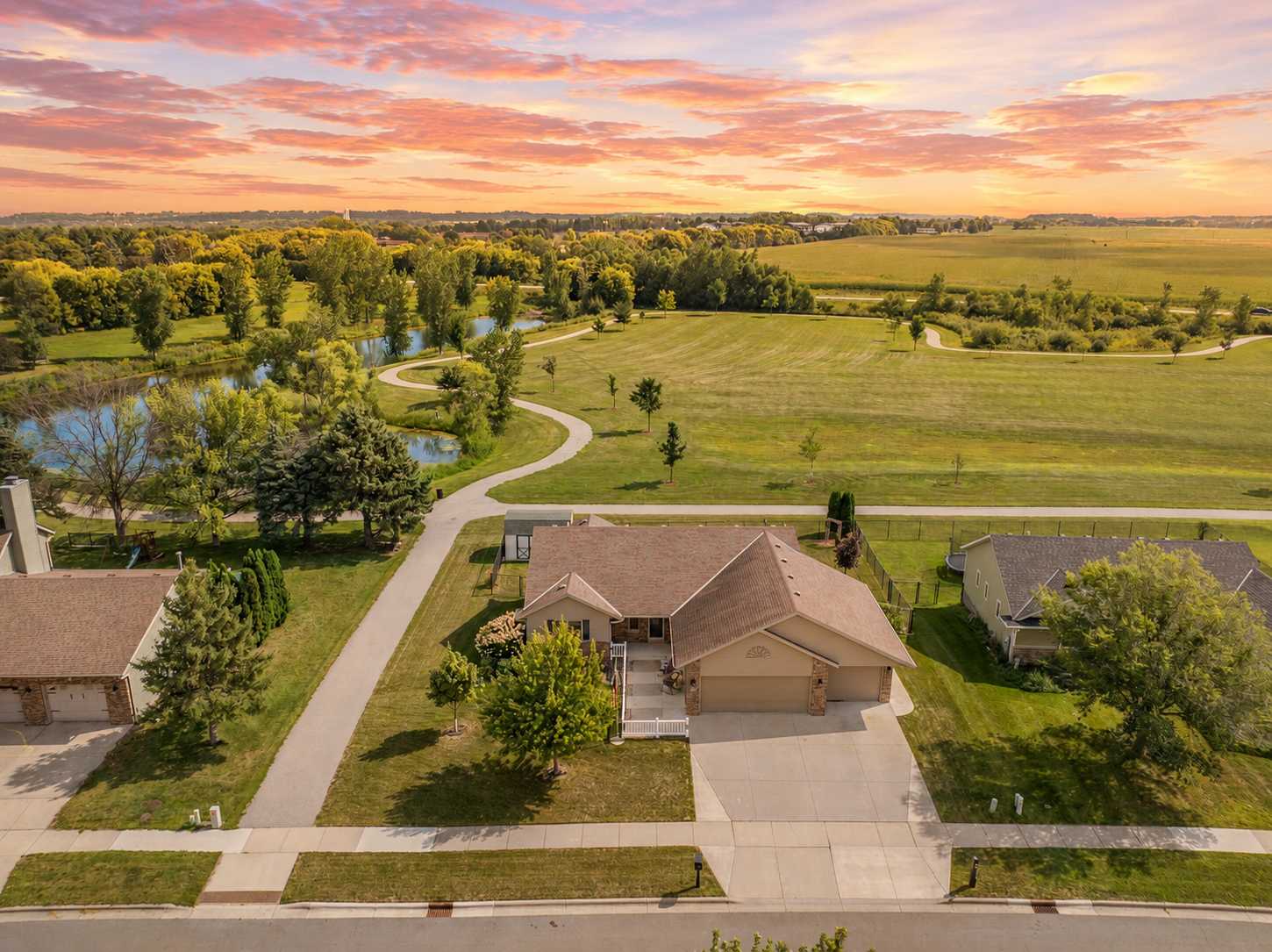 1905 Prairie AVE SW, Faribault, MN 55021