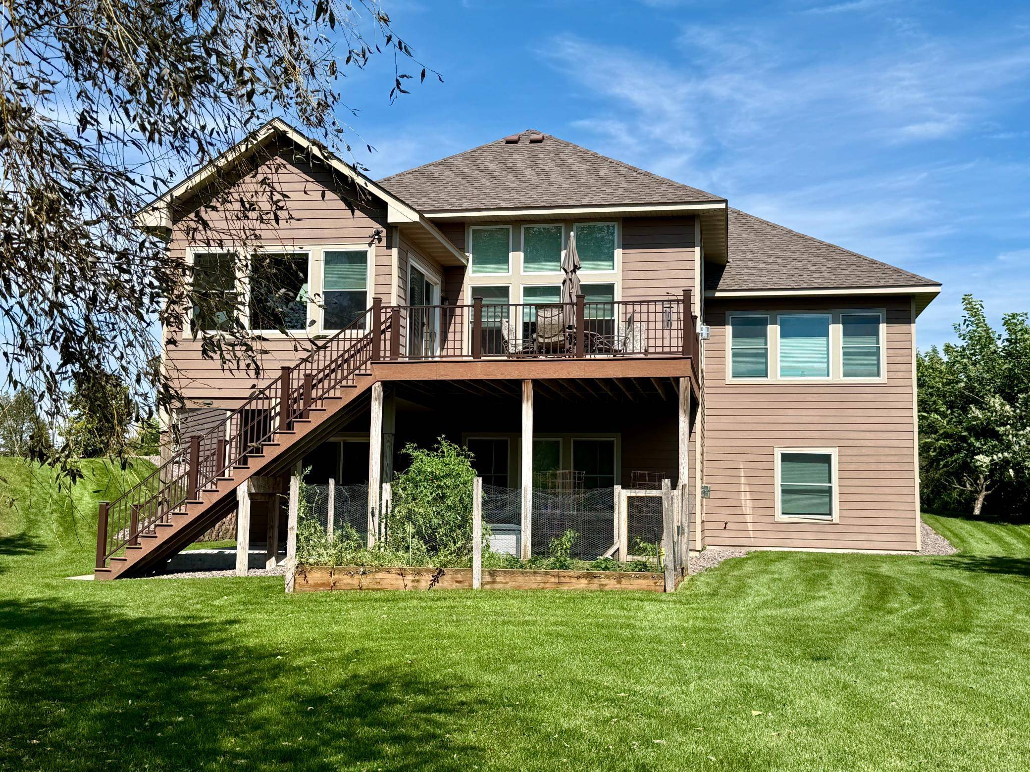 1614 Quie LN, Northfield, MN 55057