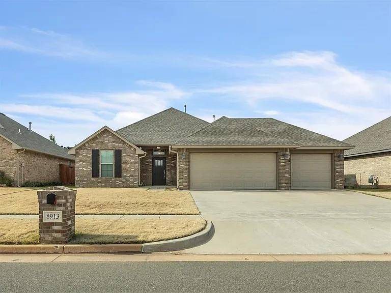 8913 Stacy Lynn LN, Yukon, OK 73099