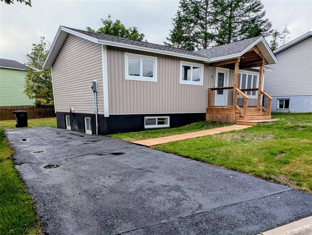 7 Norman Drive, Mount Pearl, NL A1N 2T9