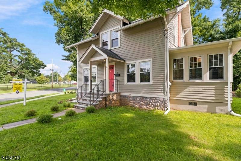 25 Rosedale Ave, Morris Plains Boro, NJ 07950