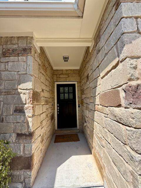 637 Palmilla ST, Leander, TX 78641