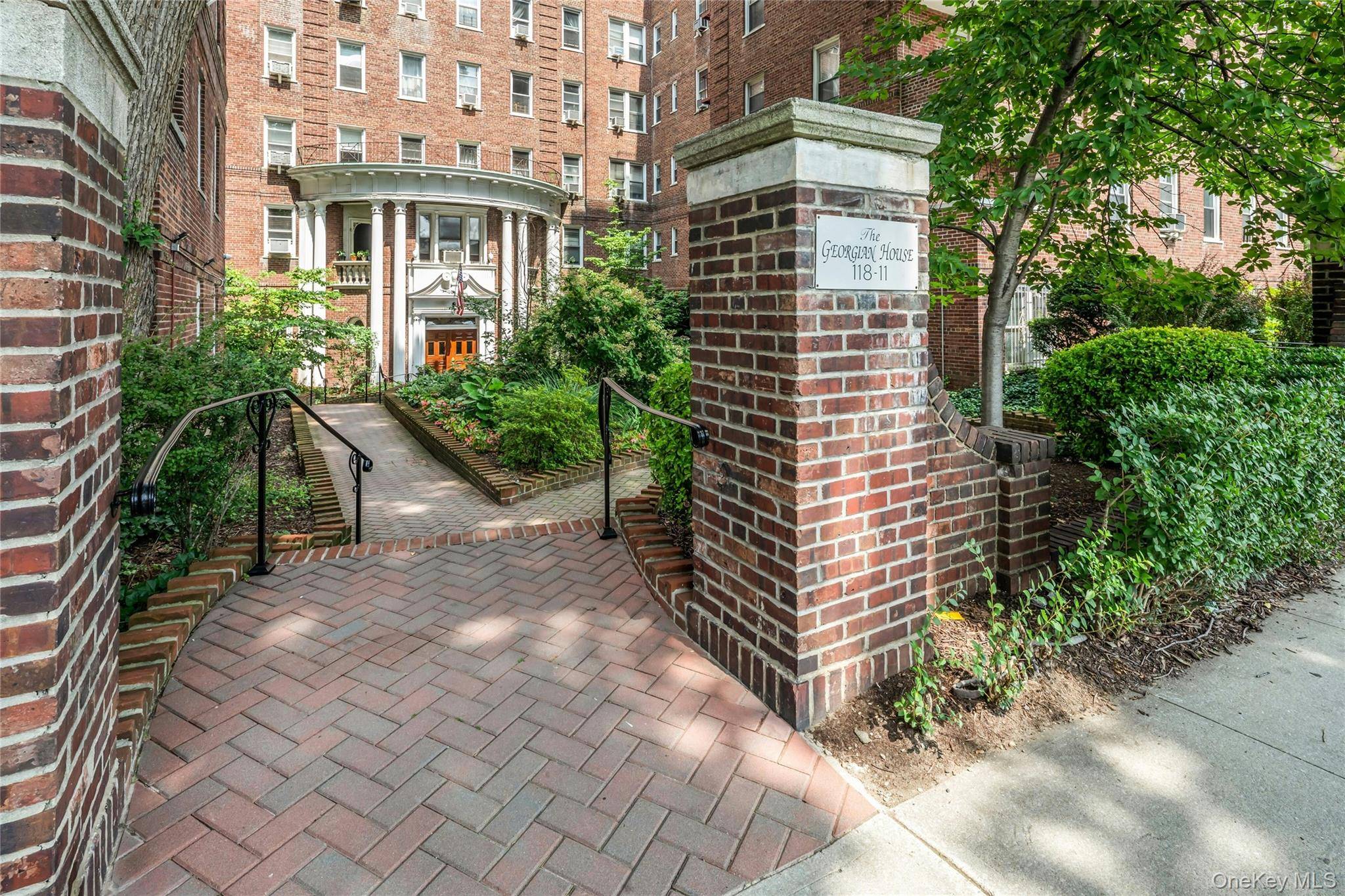 118-11 84 AVE #406, Kew Gardens, NY 11415