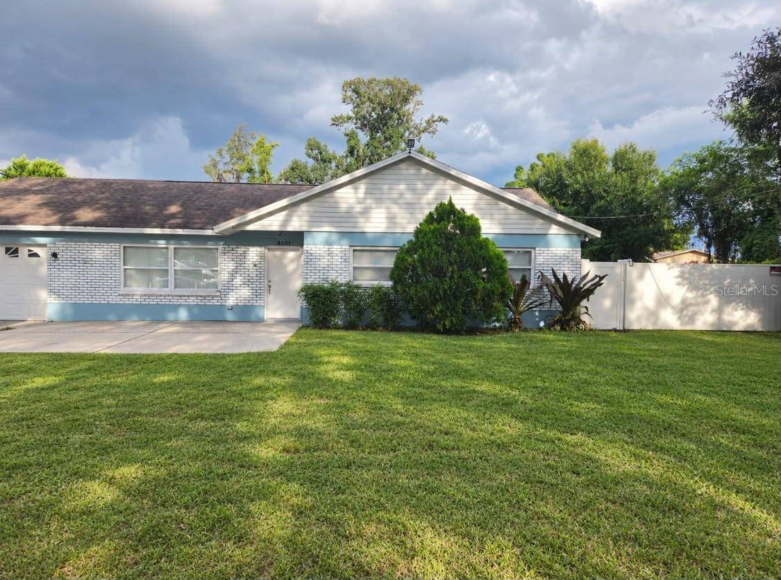 8601 TWIN LAKES BLVD, Tampa, FL 33614