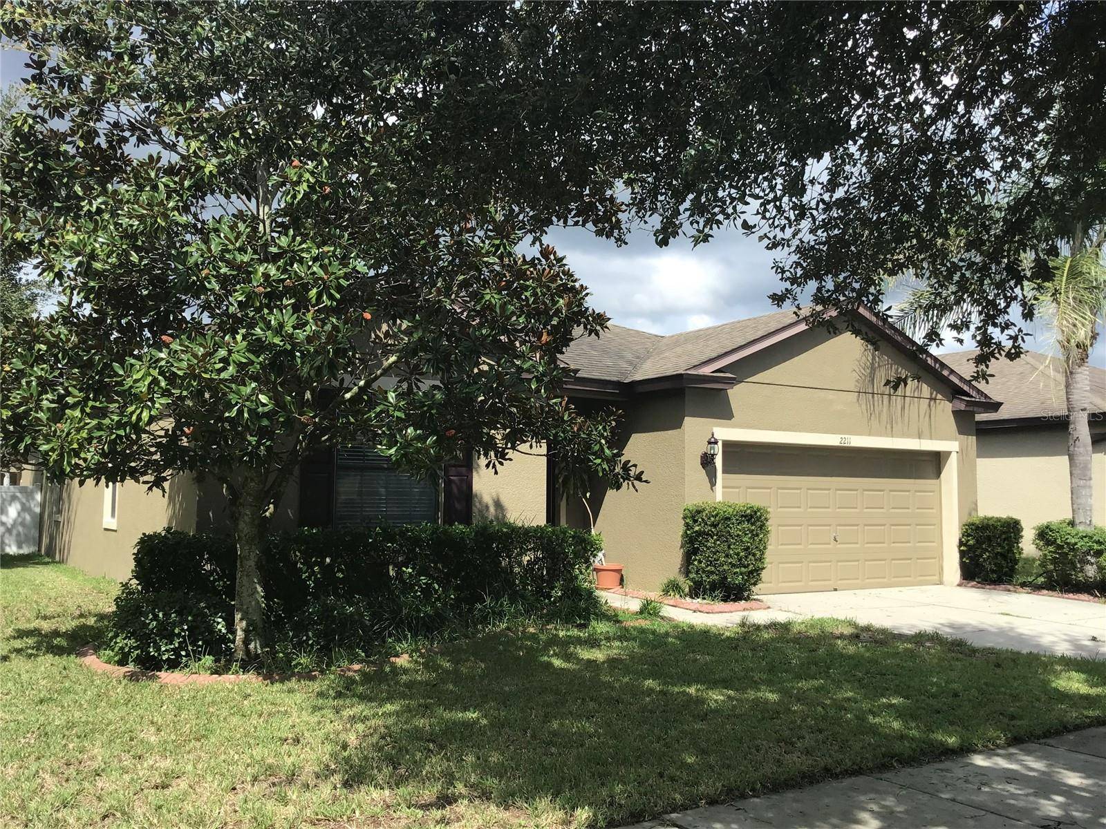 2211 LANDSIDE DR, Valrico, FL 33594