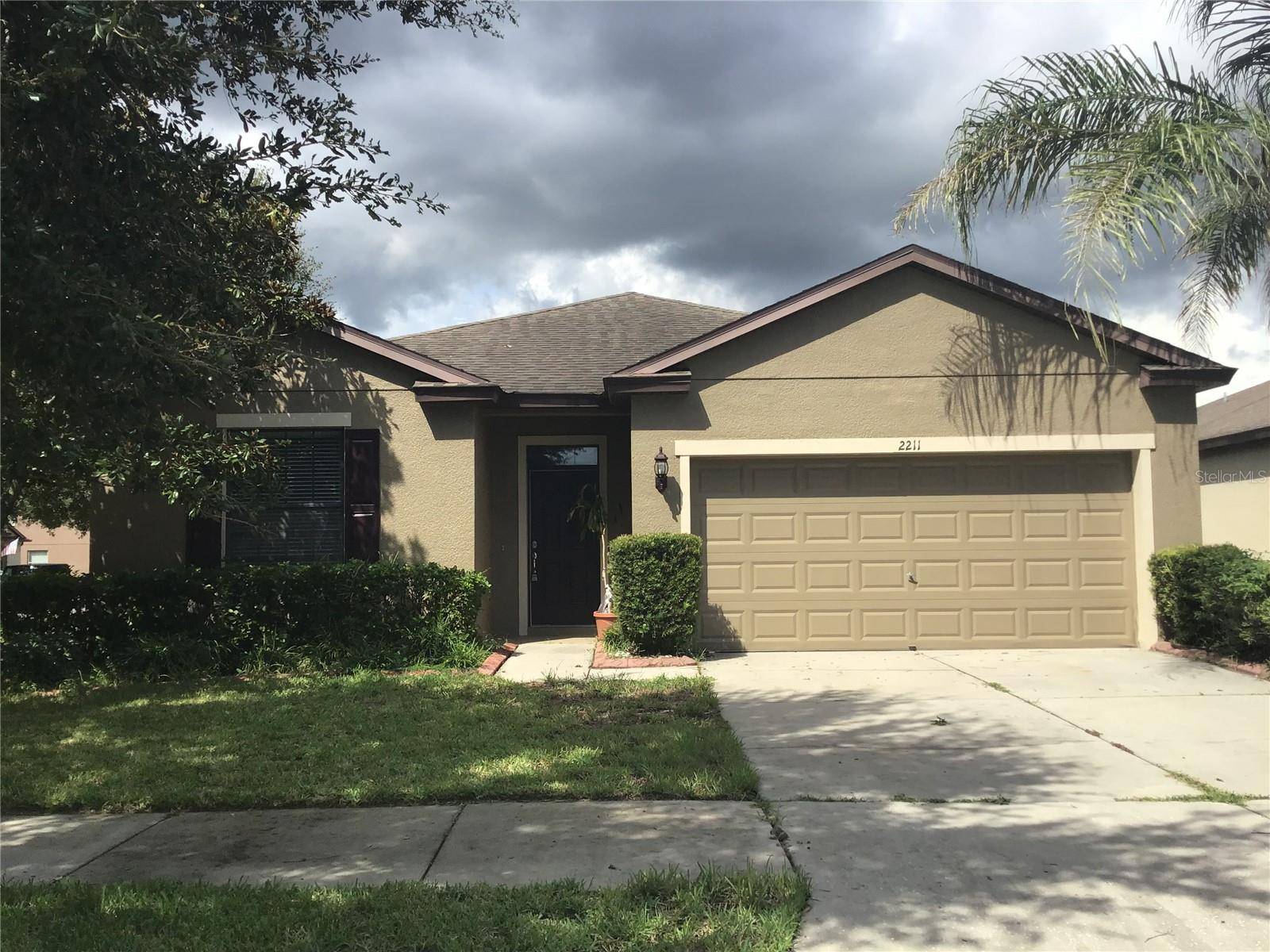 2211 LANDSIDE DR, Valrico, FL 33594