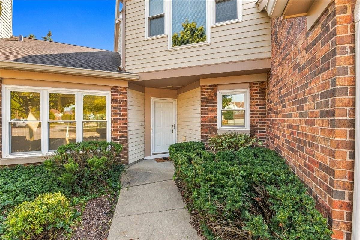 23 Willow Pkwy, Buffalo Grove, IL 60089