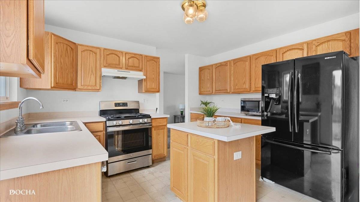 418 Terrace LN, Oswego, IL 60543