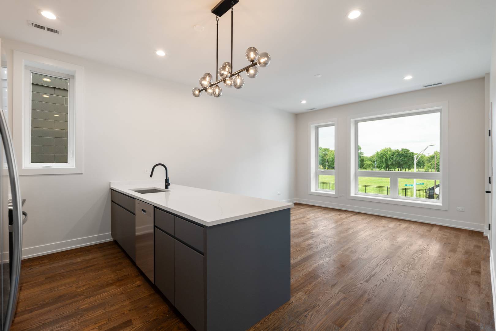 408 E 50th PL #3W, Chicago, IL 60615
