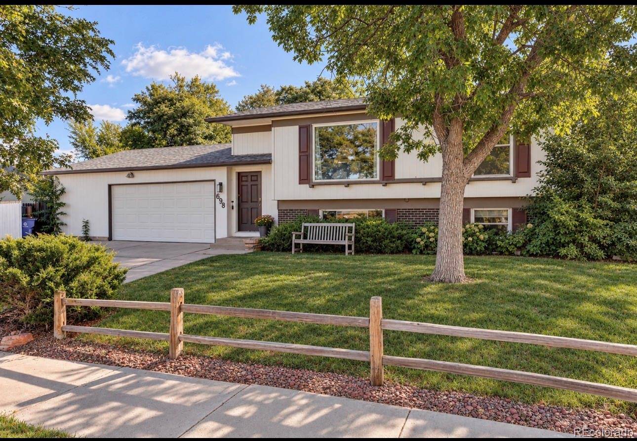 698 S Moline ST, Aurora, CO 80012