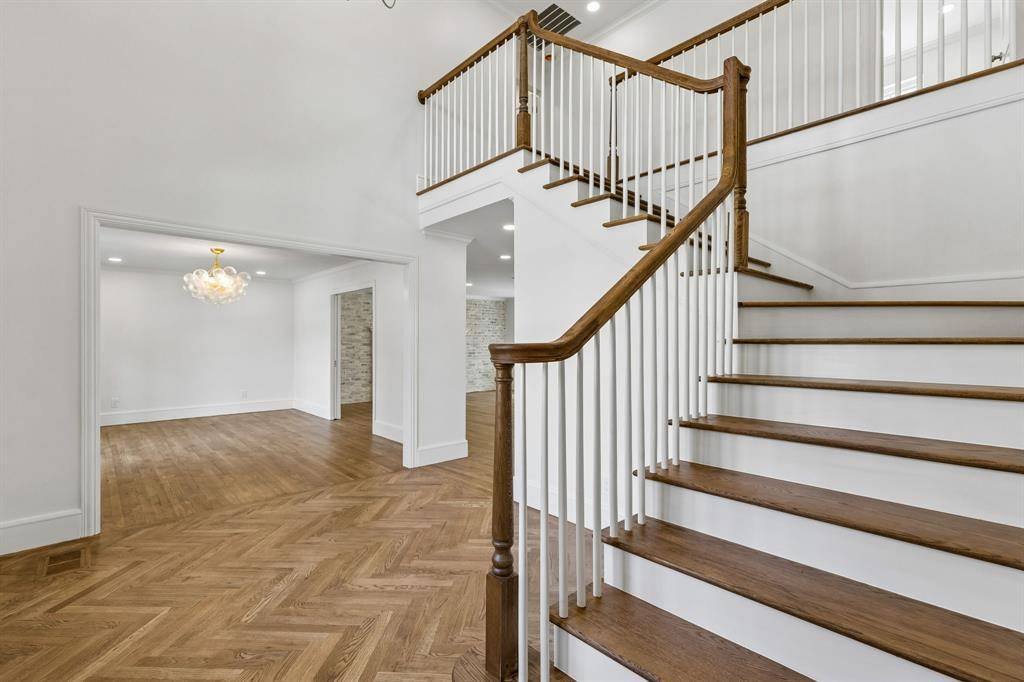 13907 Carillon Drive, Dallas, TX 75240