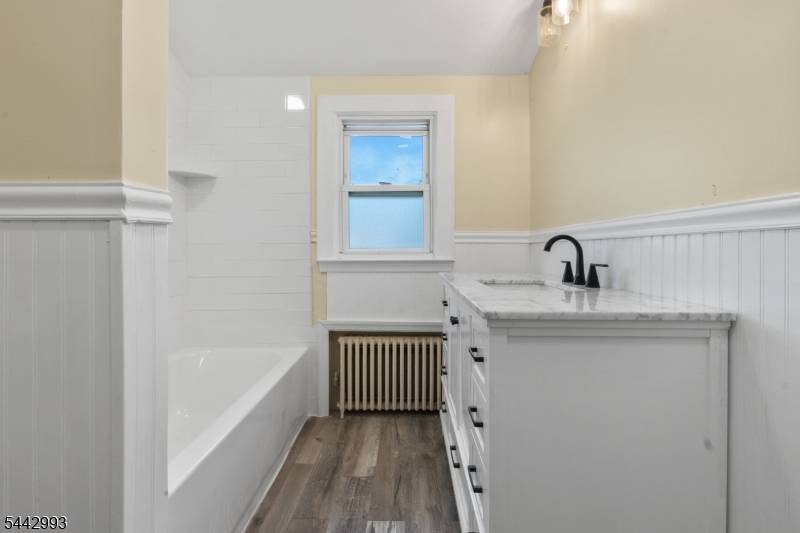 196 Broughton Ave, Bloomfield Twp., NJ 07003