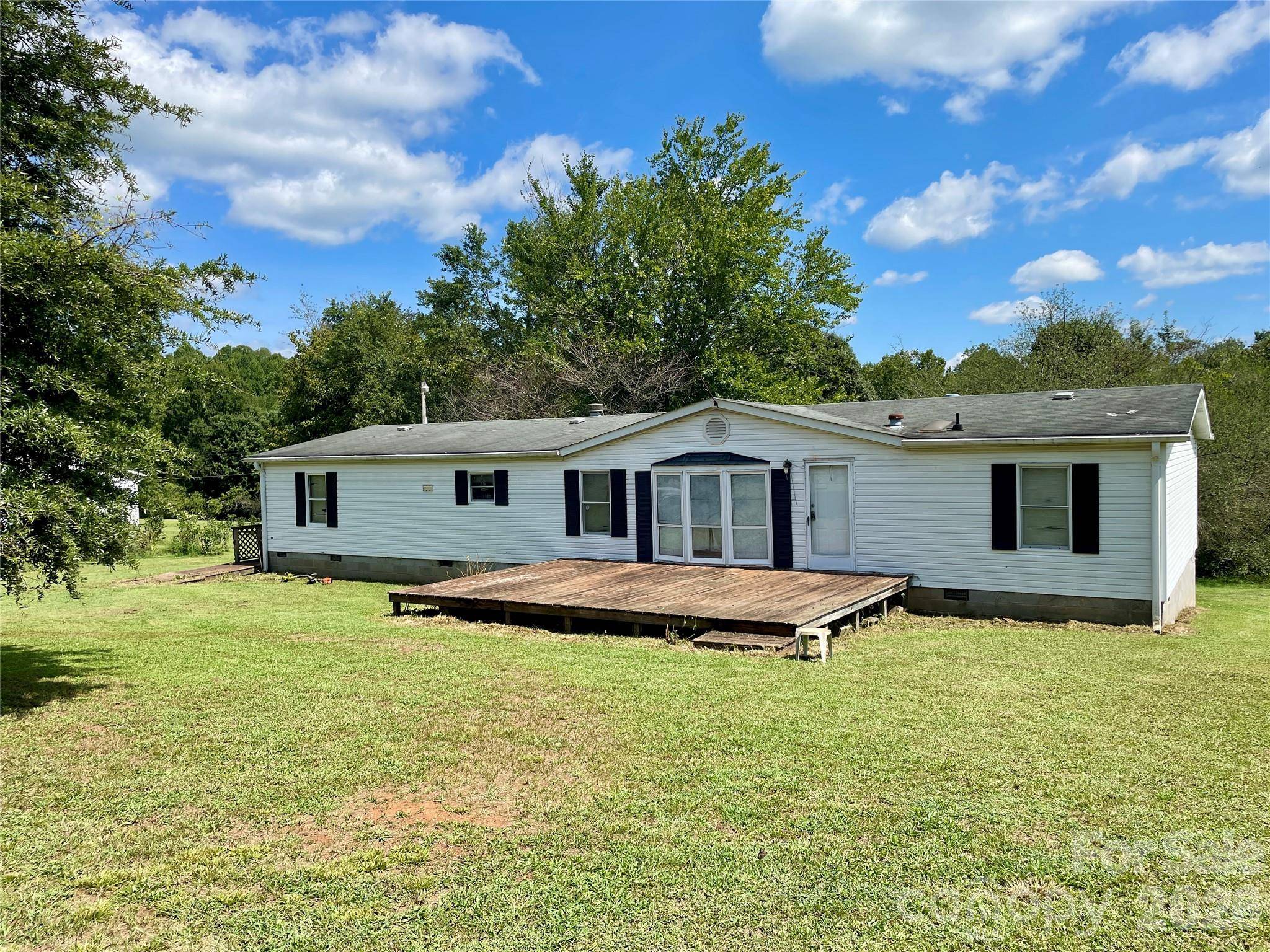 112 Flake RD, Harmony, NC 28634