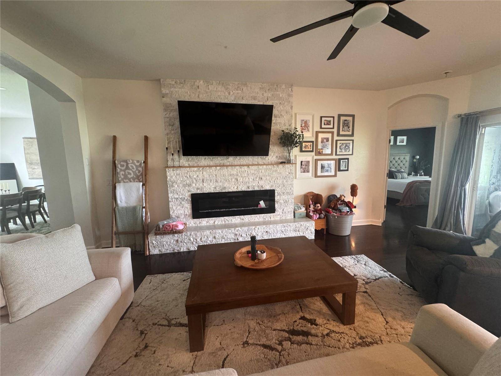 1322 EMERALD HILL WAY, Valrico, FL 33594