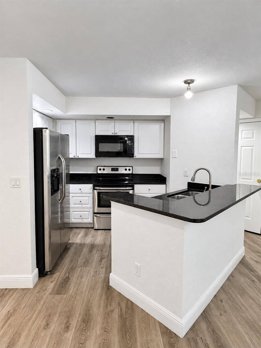 4572 COMMANDER DR #1211, Orlando, FL 32822