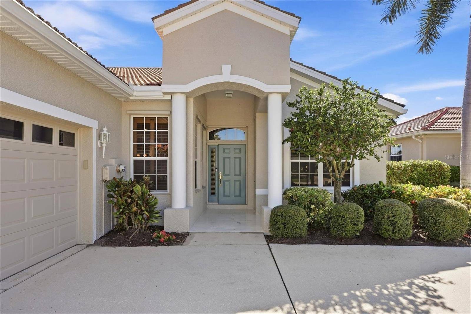 8138 VICTORIA FALLS CIR, Sarasota, FL 34243