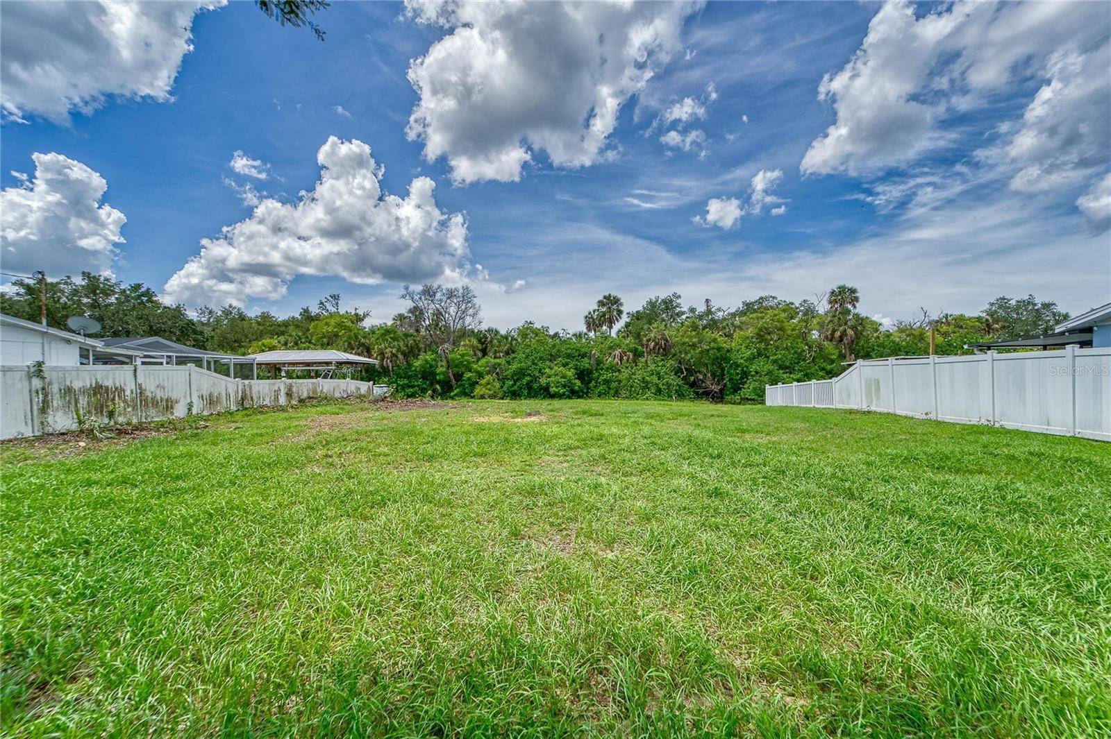 BAY DR, Gibsonton, FL 33534