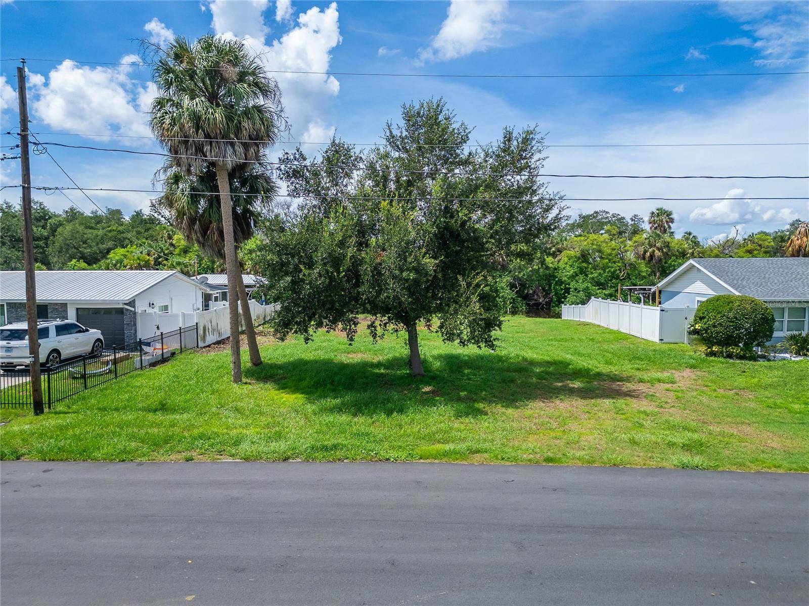 BAY DR, Gibsonton, FL 33534