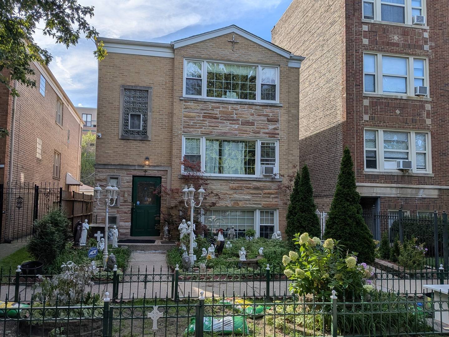 5534 N Campbell AVE #3, Chicago, IL 60625