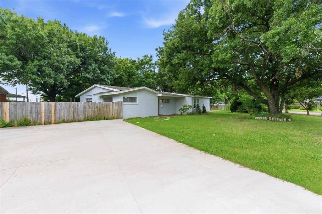 2204 Dunloe Avenue, Dallas, TX 75228