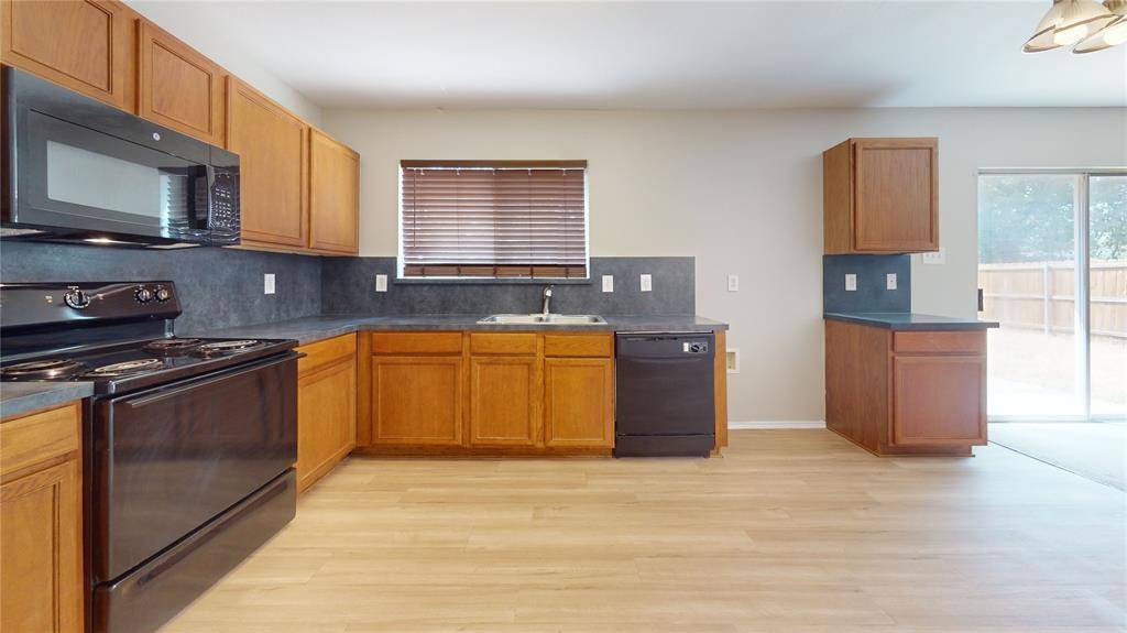 4625 Bridlewood Lane, Balch Springs, TX 75180