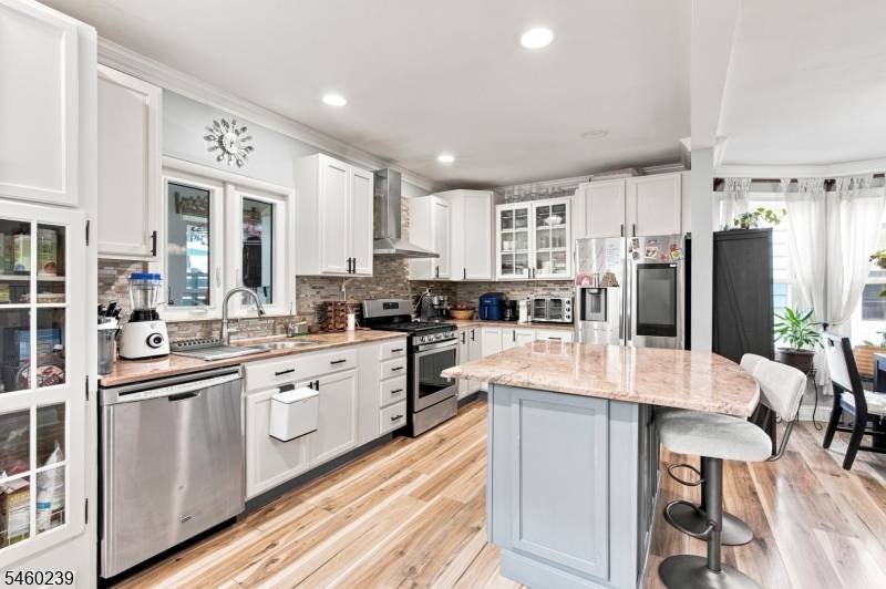 345 E Clay Ave, Roselle Park Boro, NJ 07204