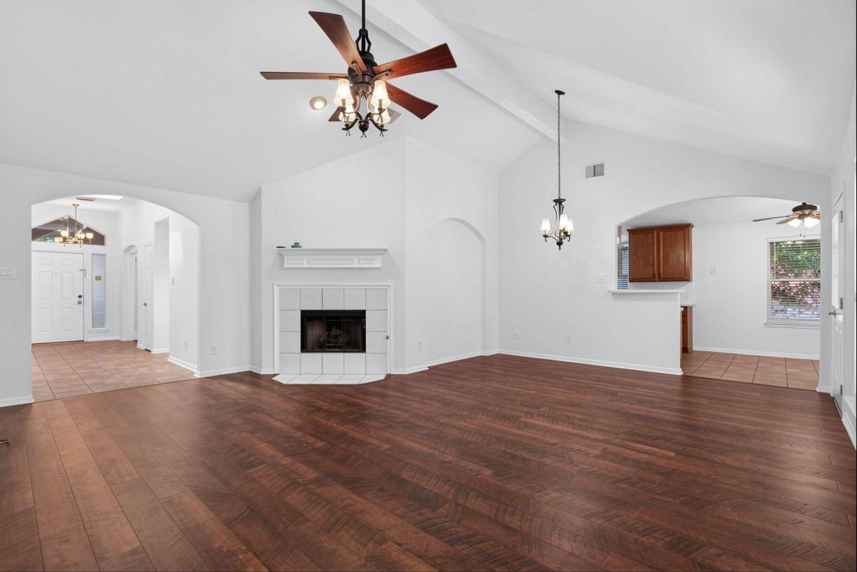 1402 Club Chase DR, Pflugerville, TX 78660