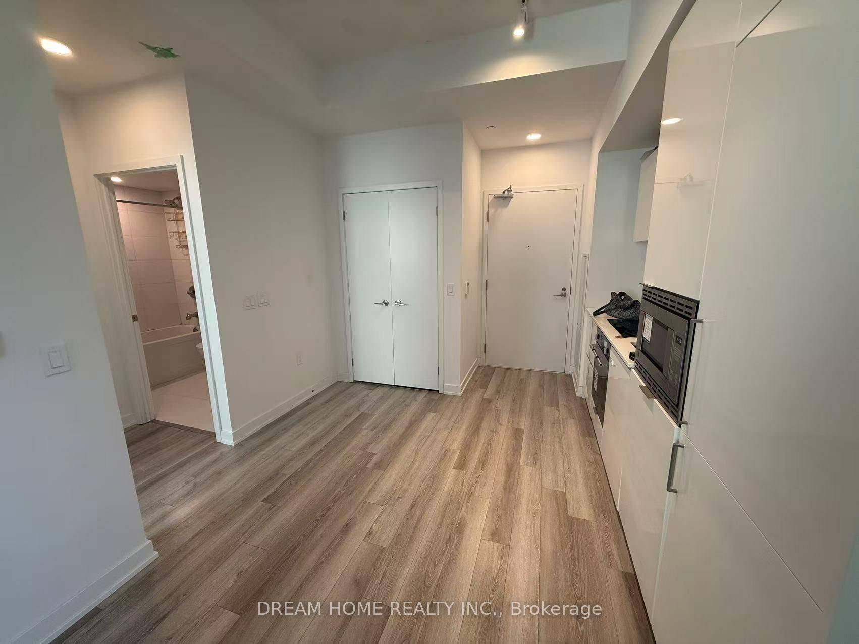 238 simcoe ST #702, Toronto C01, ON M5T 0E2