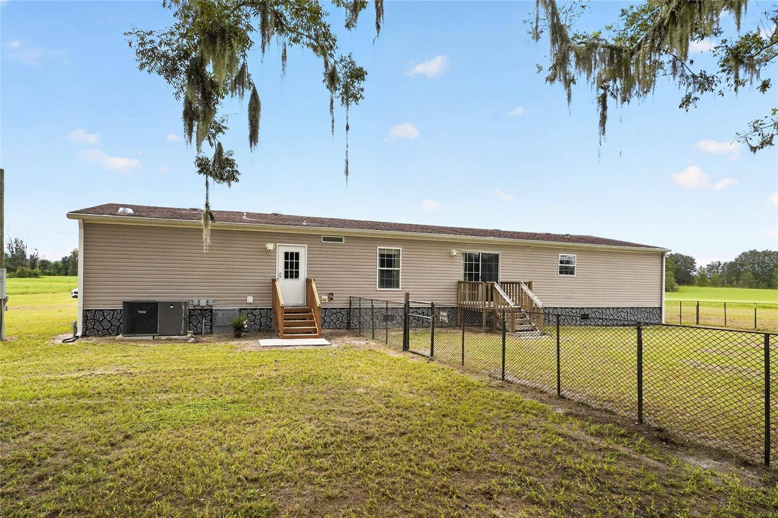 15271 NE COUNTY ROAD 339, Trenton, FL 32693