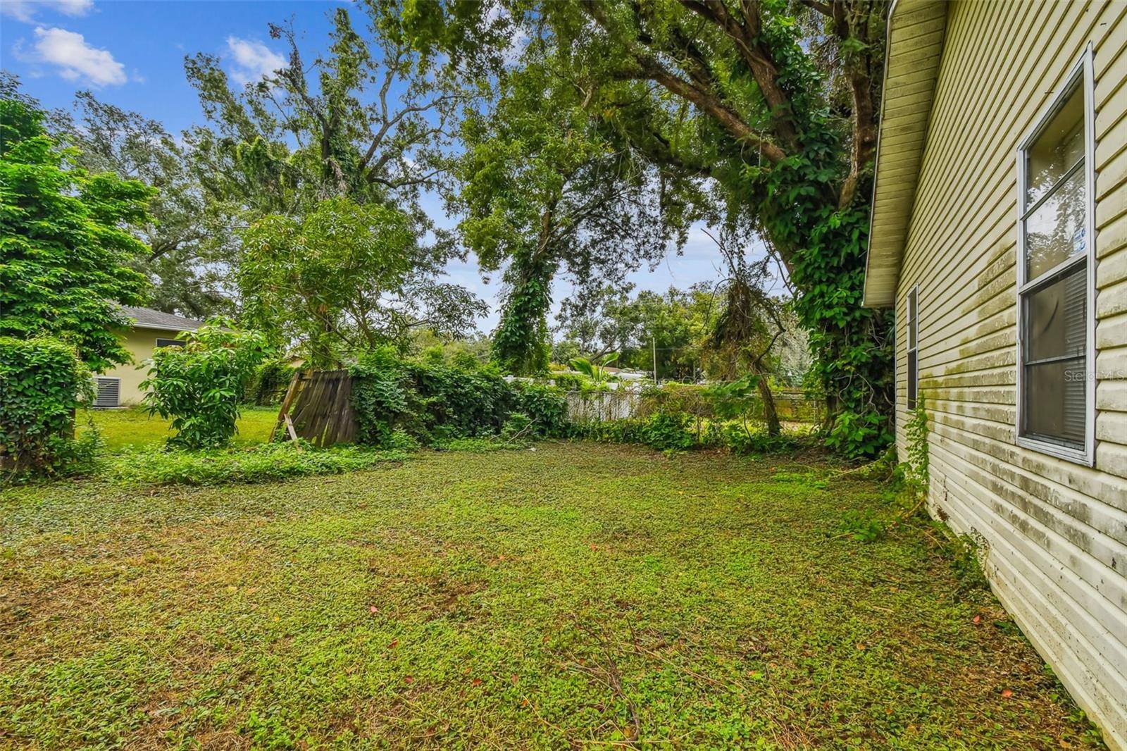 8205 N SEMMES ST, Tampa, FL 33604