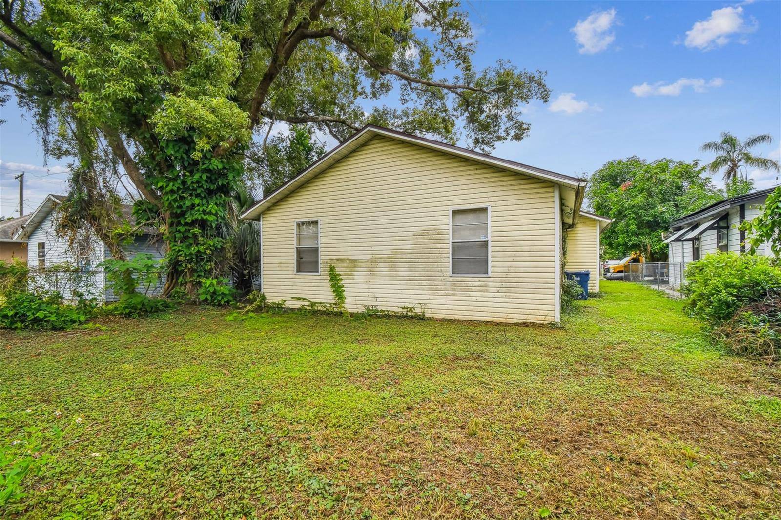 8205 N SEMMES ST, Tampa, FL 33604