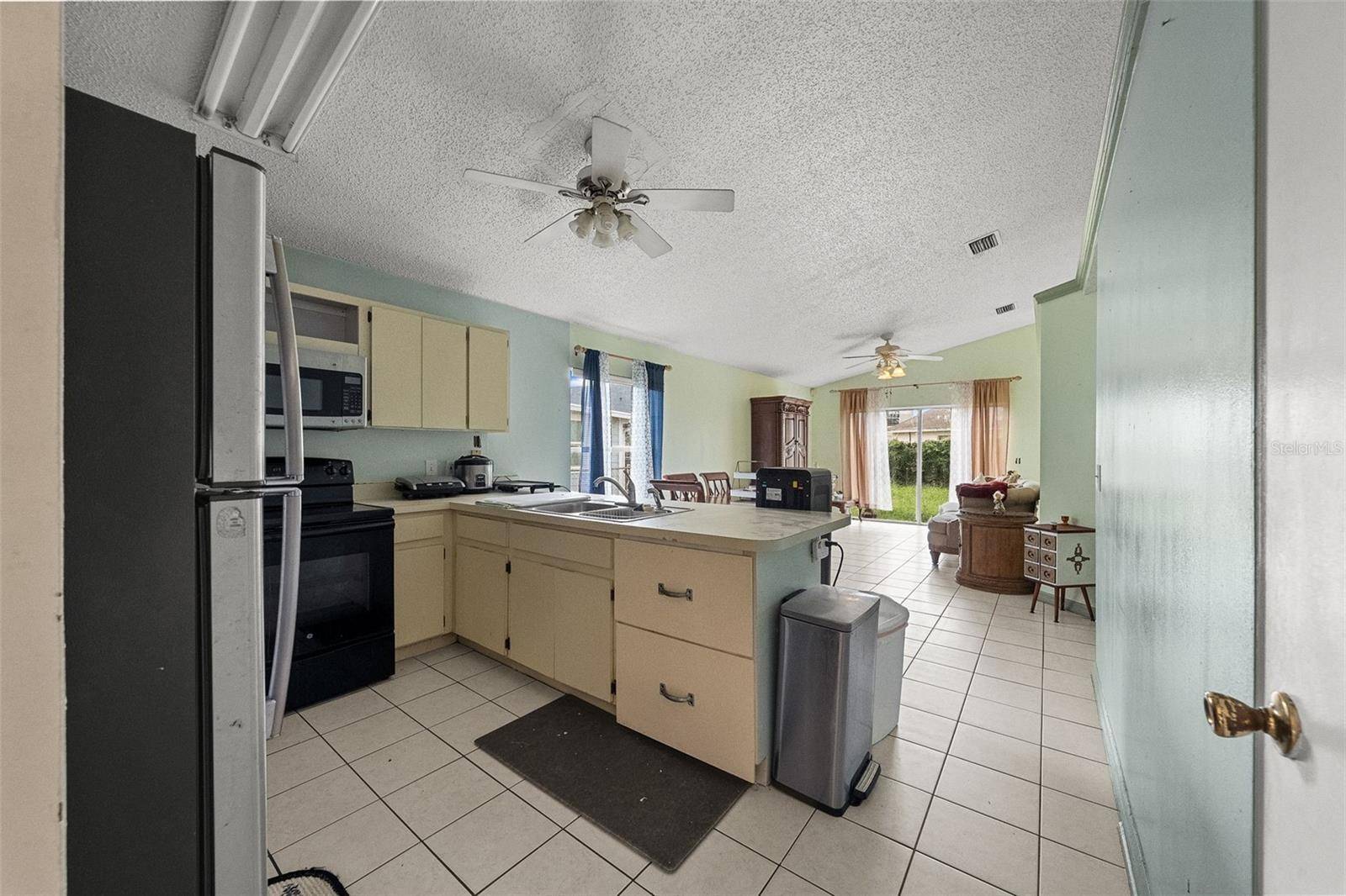 8106 RIVERBOAT DR, Temple Terrace, FL 33637