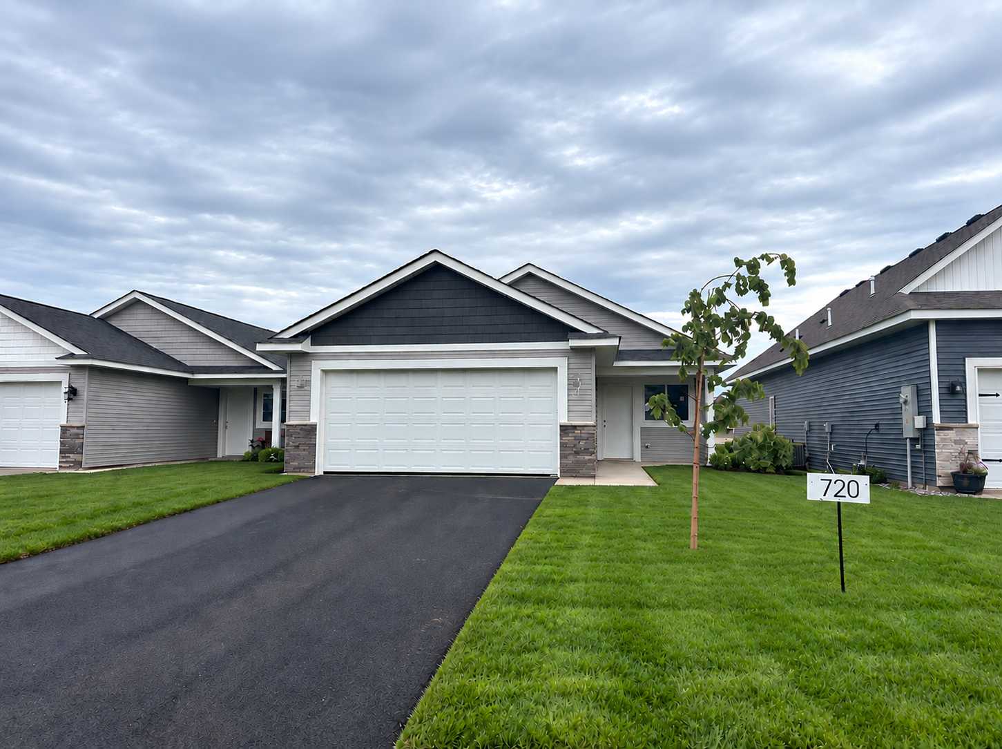 720 Cherrywood LN NE, Isanti, MN 55040