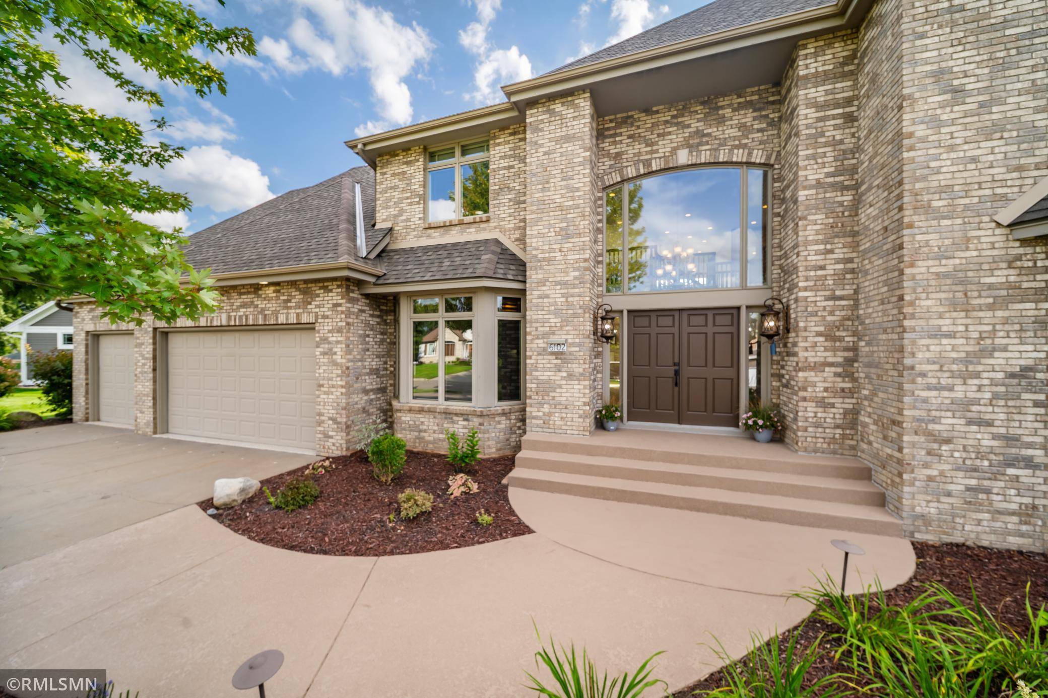 6102 Creek Ridge CT, Minnetonka, MN 55345